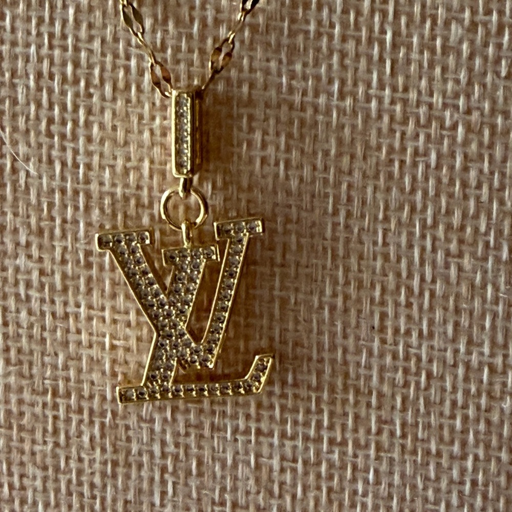 Louis Vuitton pendant necklace - Picture 3 of 6